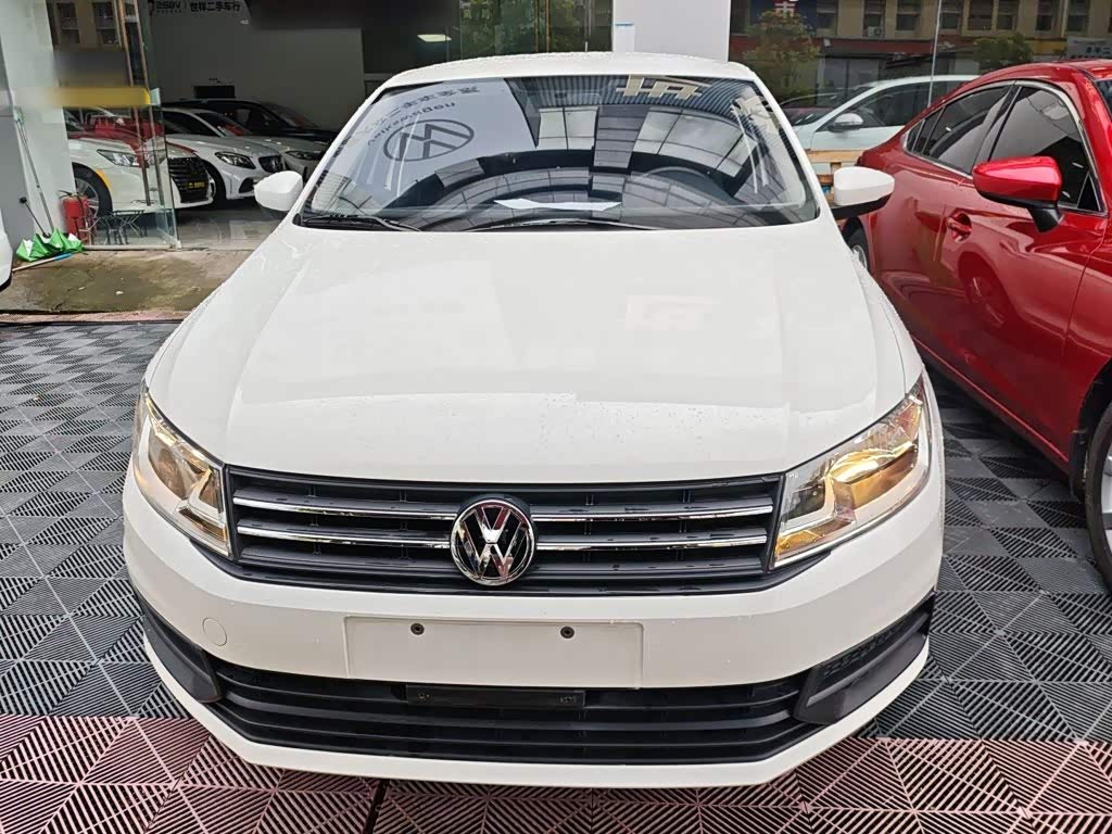 Volkswagen Santana 1.5 л 2022 г. Белый, пробег 9100 км