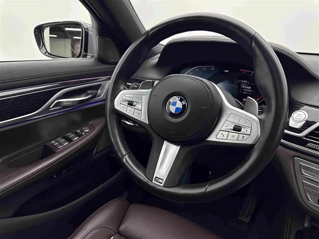 BMW 7 Series — миниатюра 9