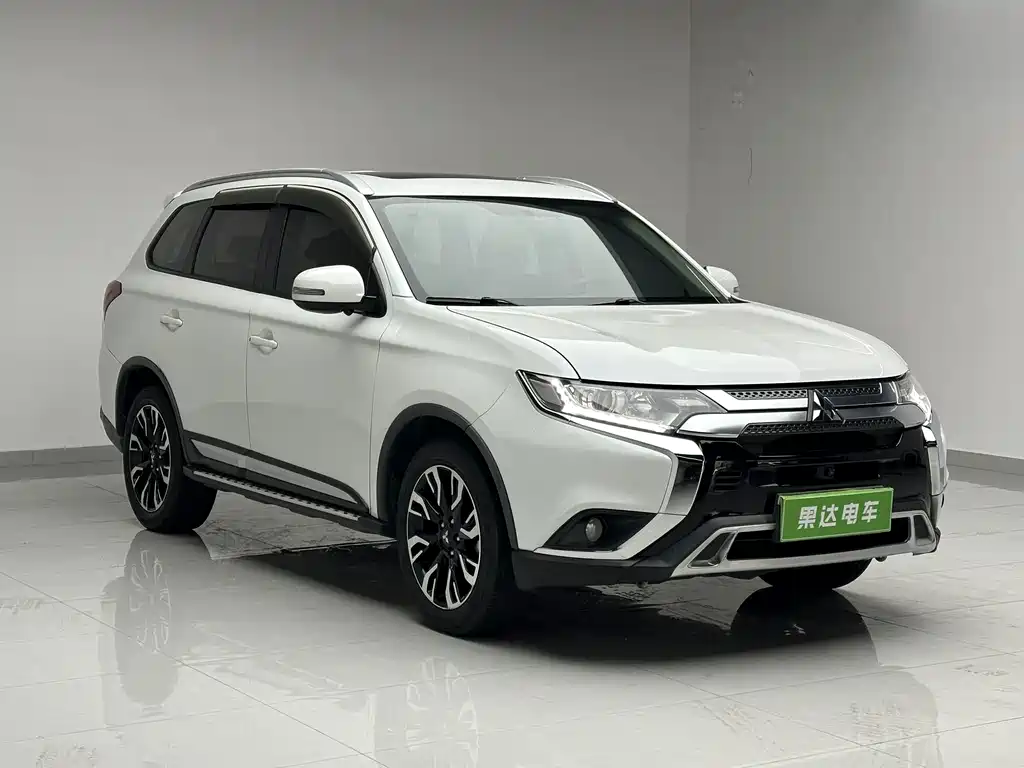 Mitsubishi Outlander — миниатюра 3