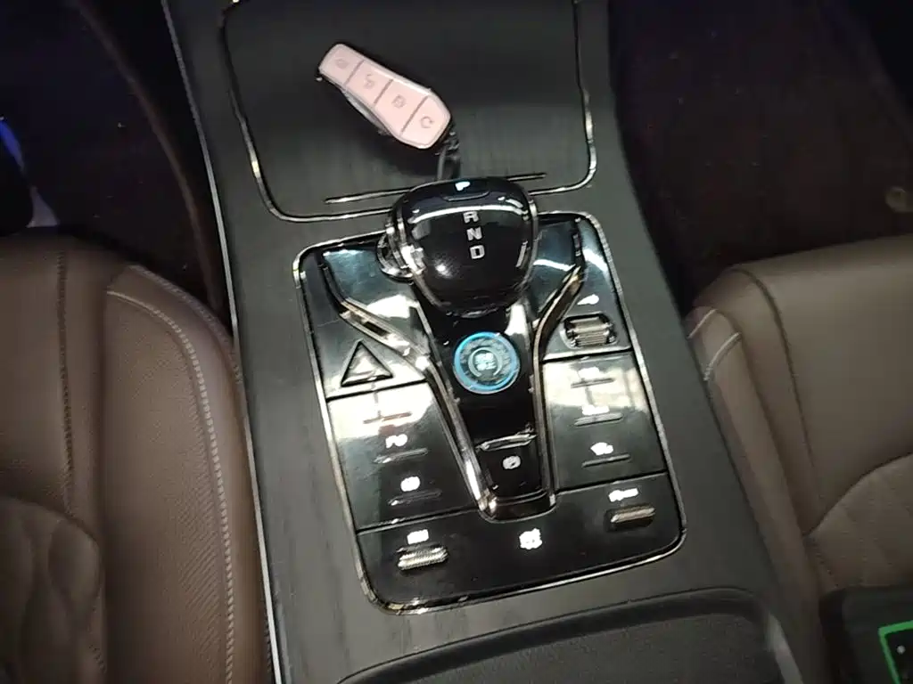 BYD Han — миниатюра 14