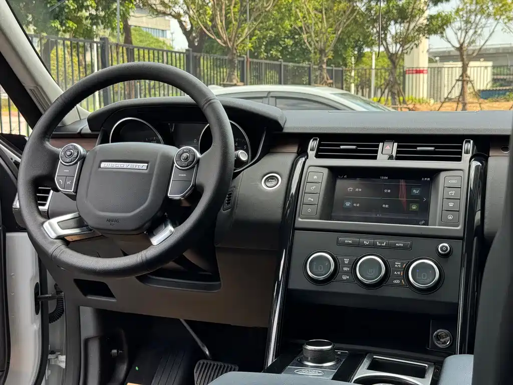 Land Rover Discovery — миниатюра 6