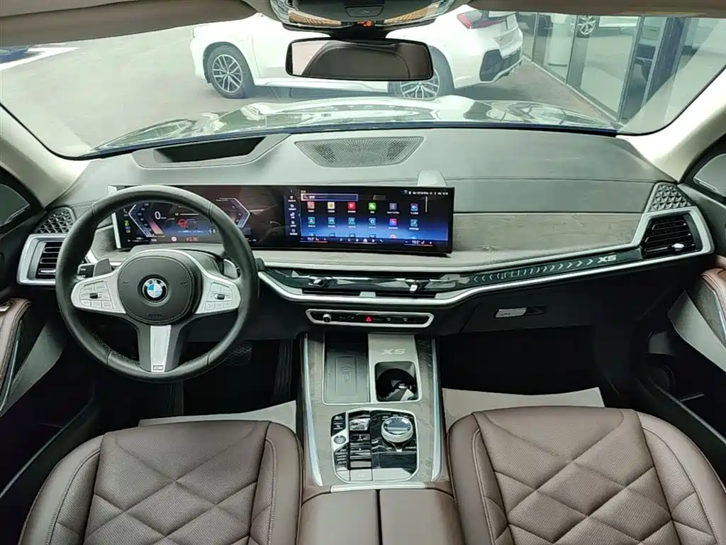 BMW X5 2023 xDrive 30Li Premium M Sport