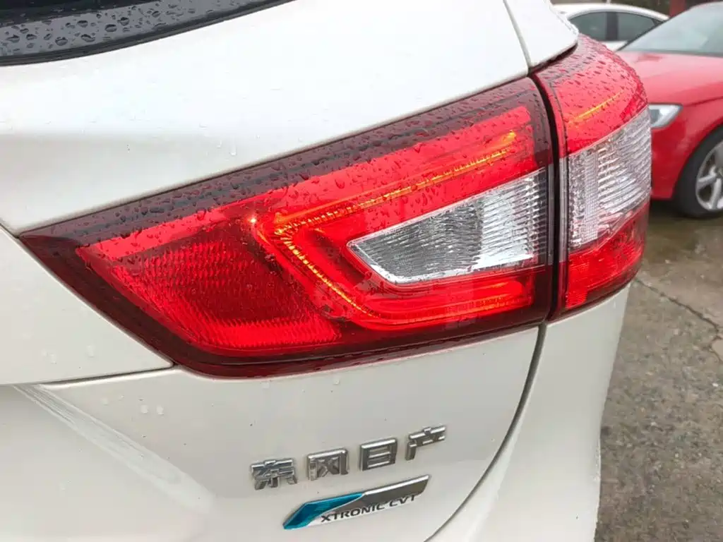 Nissan Qashqai — миниатюра 8