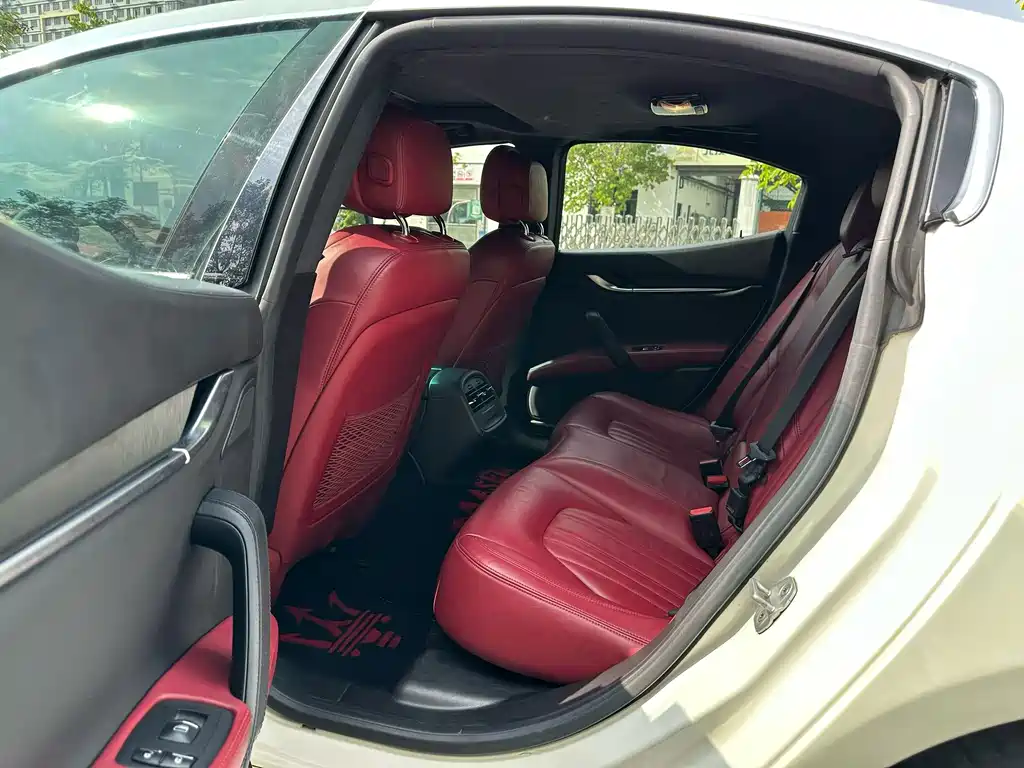 Maserati Ghibli — миниатюра 6