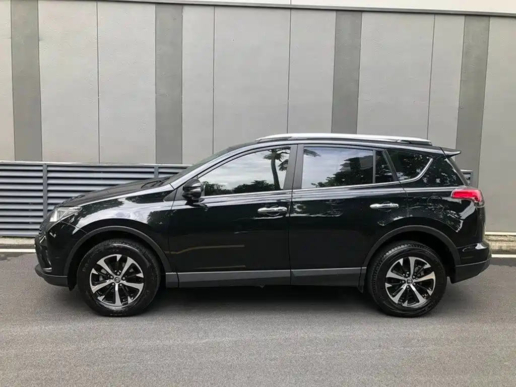 Toyota RAV4 — миниатюра 13