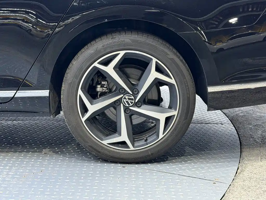 Заказать Volkswagen Magotan 2026 года за 4 147 266 ₽  из Китая