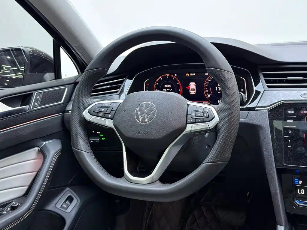 Заказать Volkswagen Magotan 2026 года за 4 147 266 ₽  из Китая