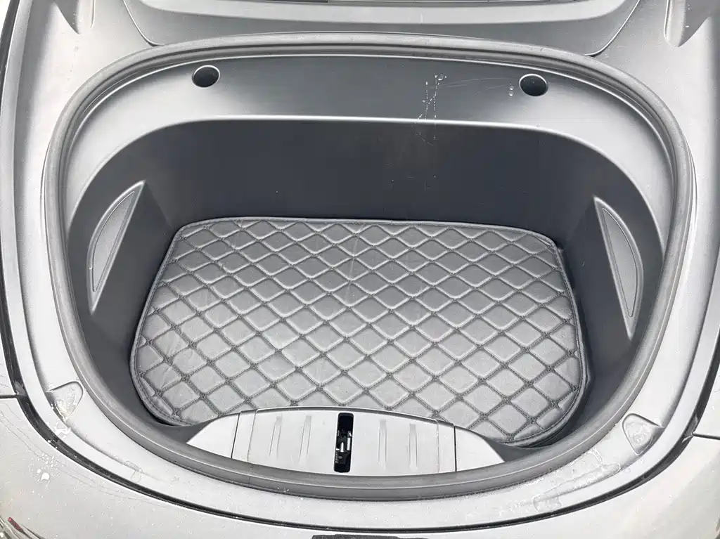 Tesla Model 3 — миниатюра 13
