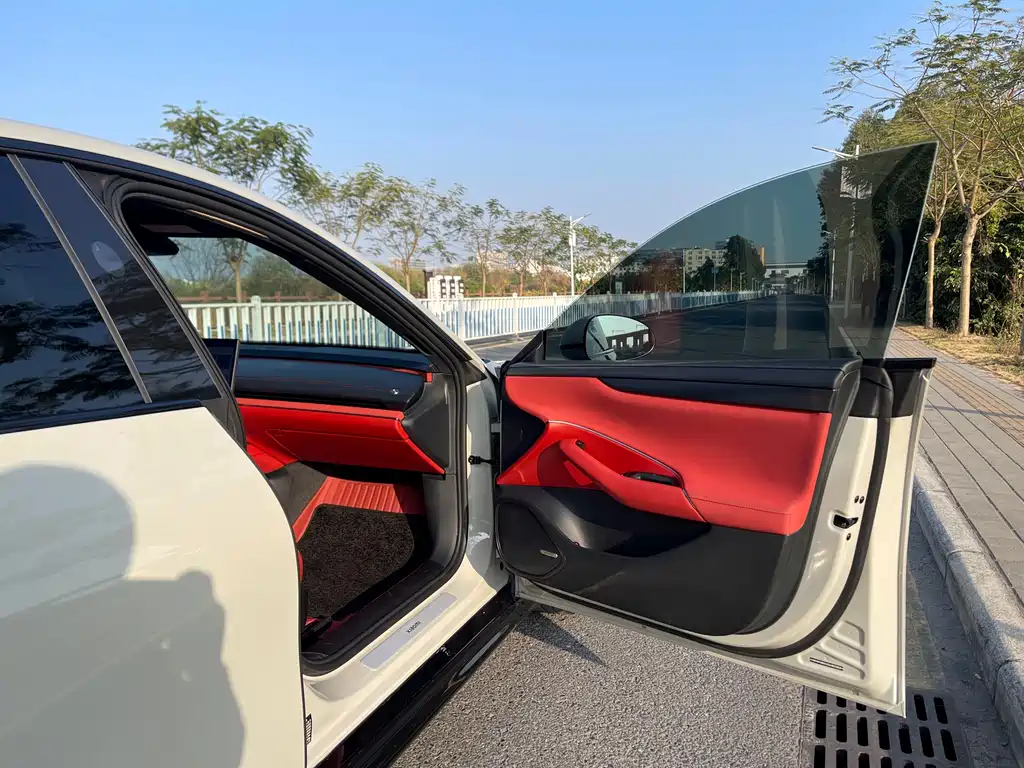 XIAOMI CAR XIAOMI SU7