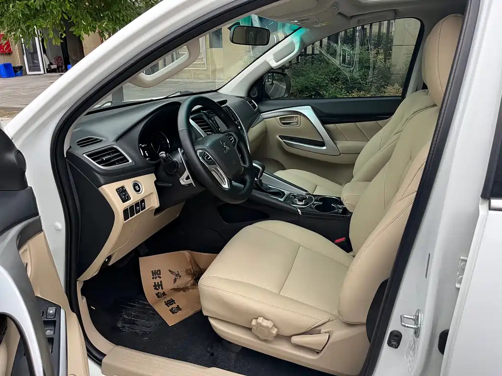 MITSUBISHI PAJERO JINCHANG