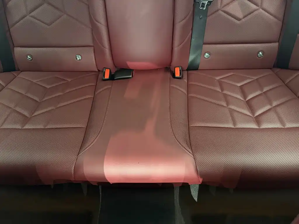 BMW 5 Series — миниатюра 10