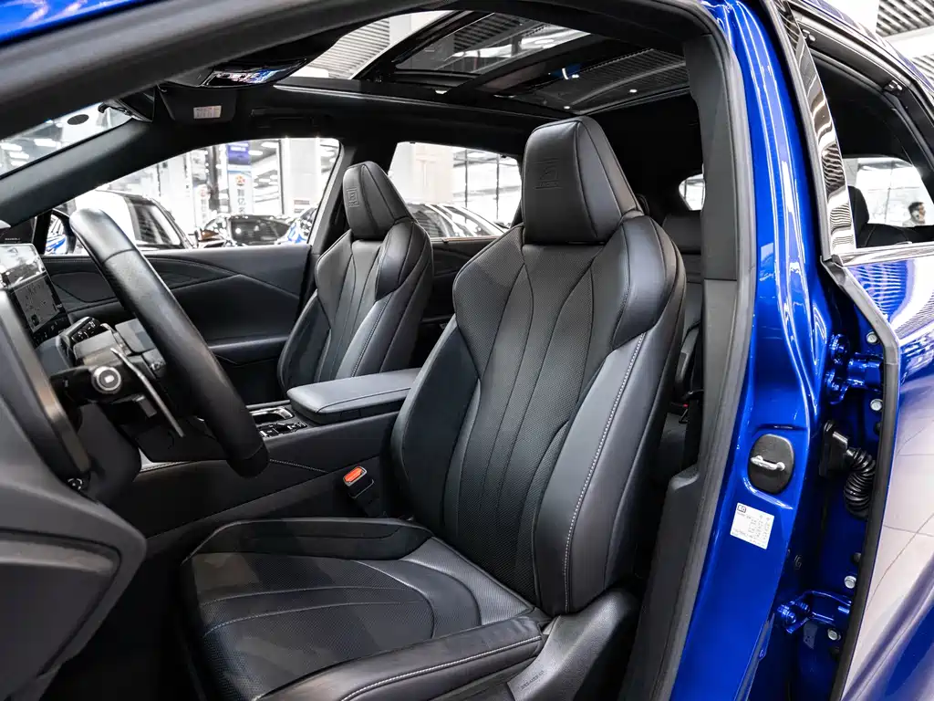 Lexus RX — миниатюра 11