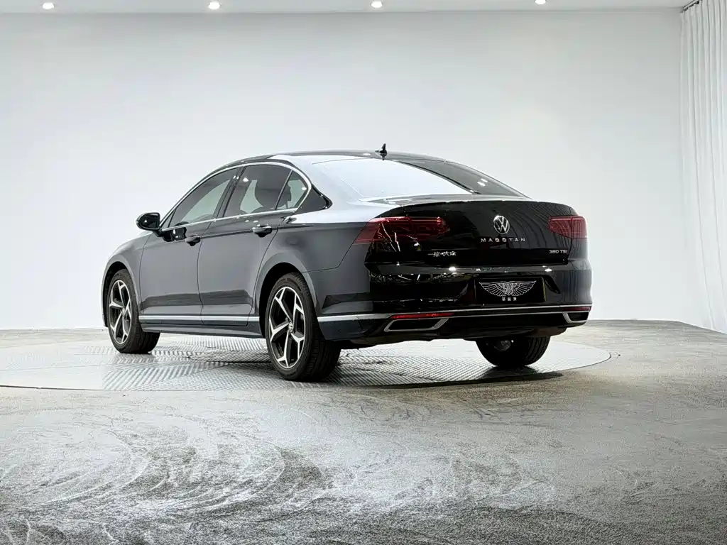 Заказать Volkswagen Magotan 2026 года за 4 147 266 ₽  из Китая