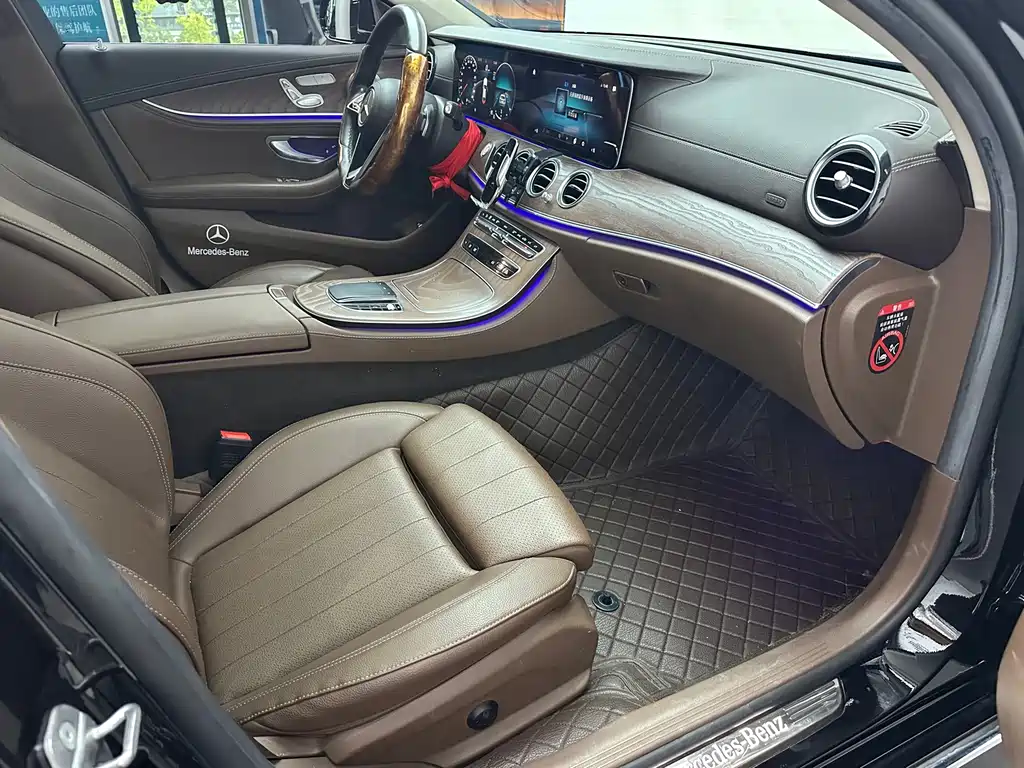 Mercedes-Benz E-Class — миниатюра 11