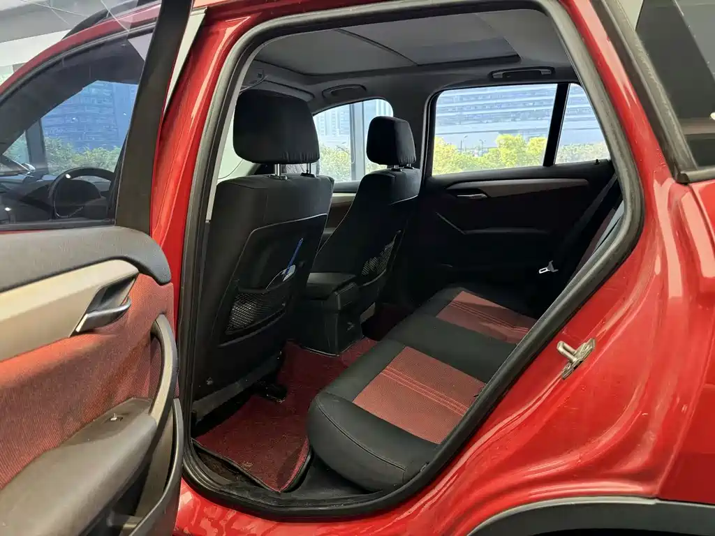 BMW X1 — миниатюра 10