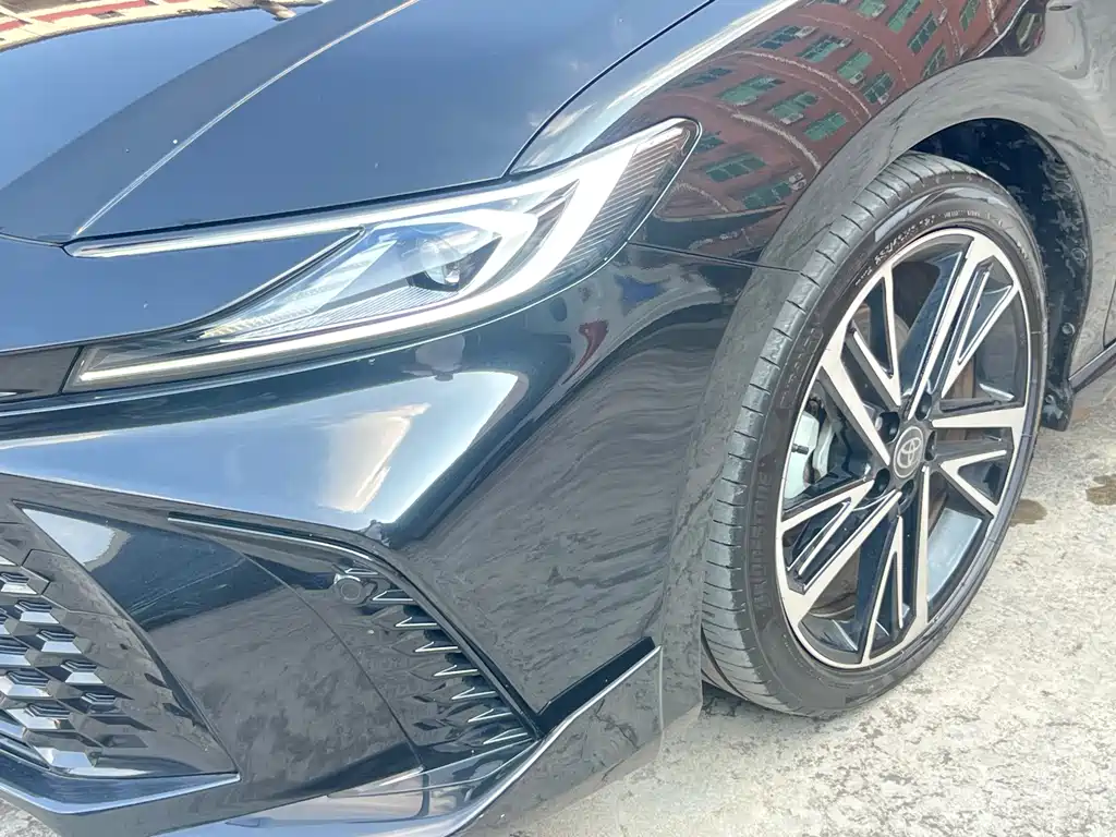 Toyota Camry — миниатюра 11