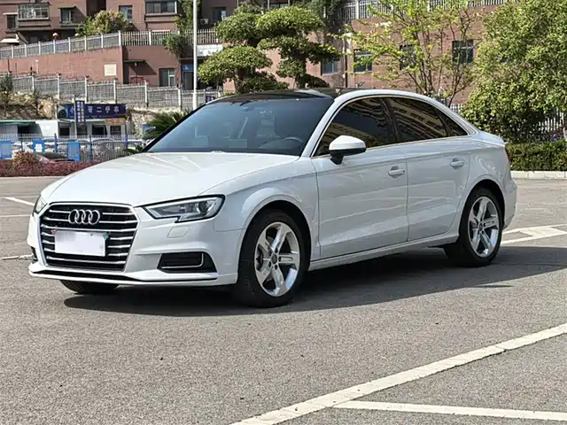 AUDI  A3