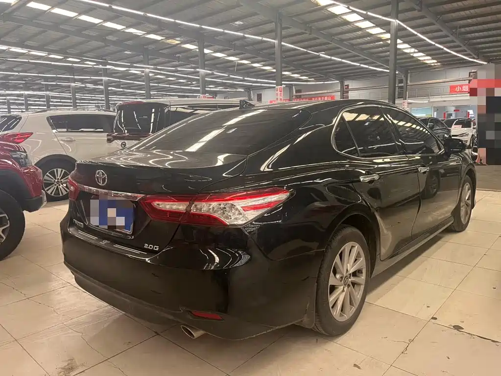 Toyota Camry 2021 2.0G Luxury