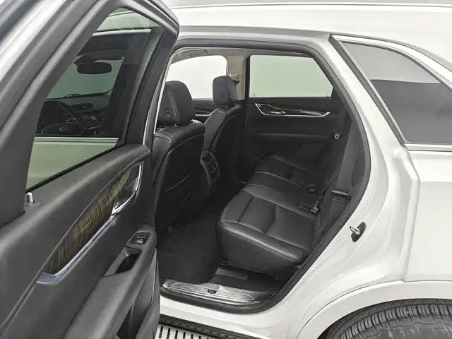 Cadillac XT5 — миниатюра 11