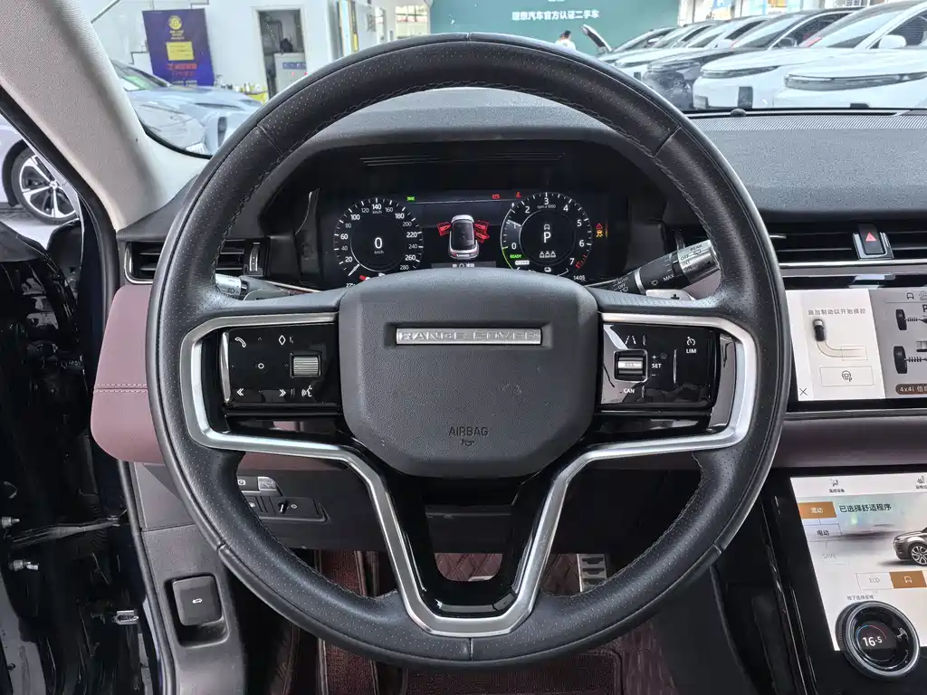 Land Rover Evoque PHEV — миниатюра 8