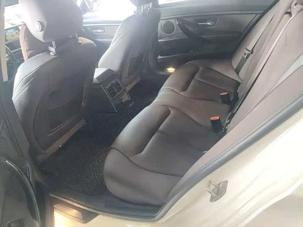 BMW 3 Series — миниатюра 17