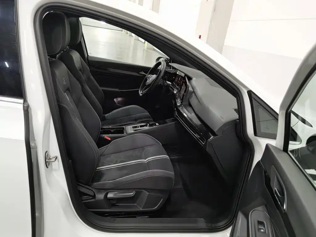 Volkswagen Golf — миниатюра 23