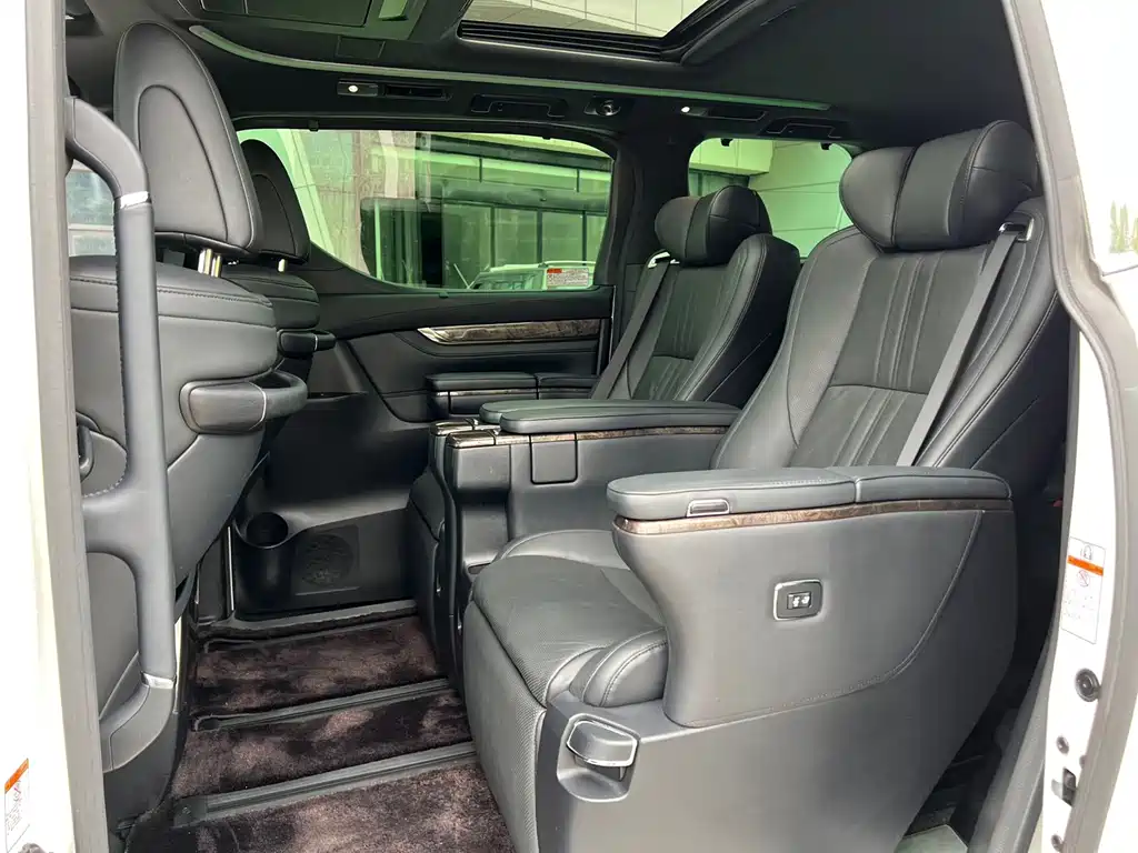 Toyota Alphard 2020 2.5L Luxury
