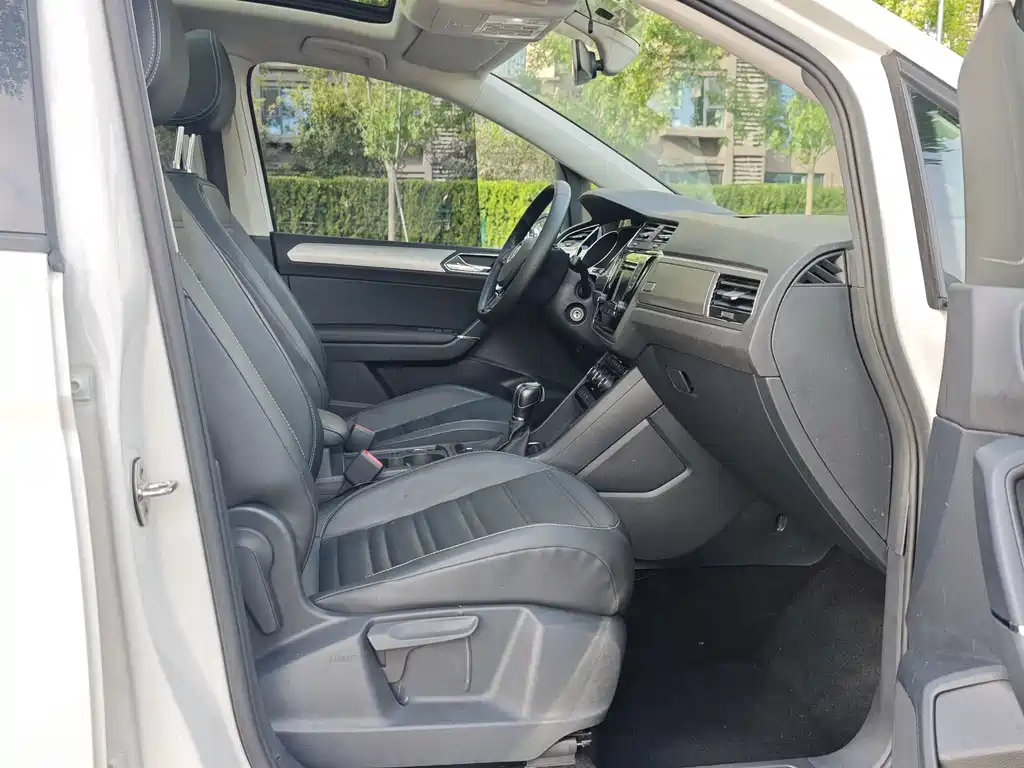 Volkswagen Touran — миниатюра 12