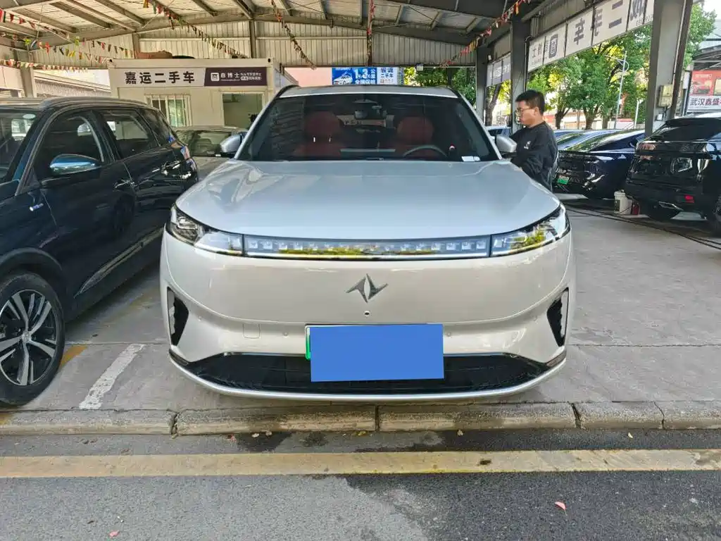 DONGFENG EΠ008