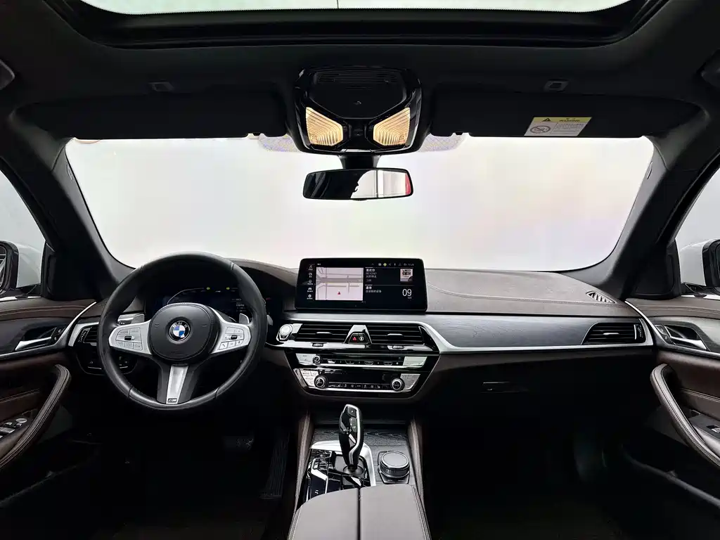 BMW 5 Series — миниатюра 6