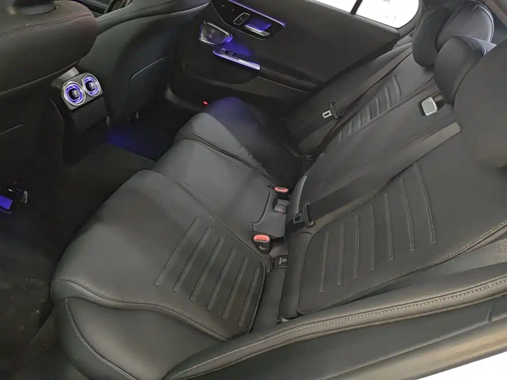 Mercedes-Benz C-Class — миниатюра 13