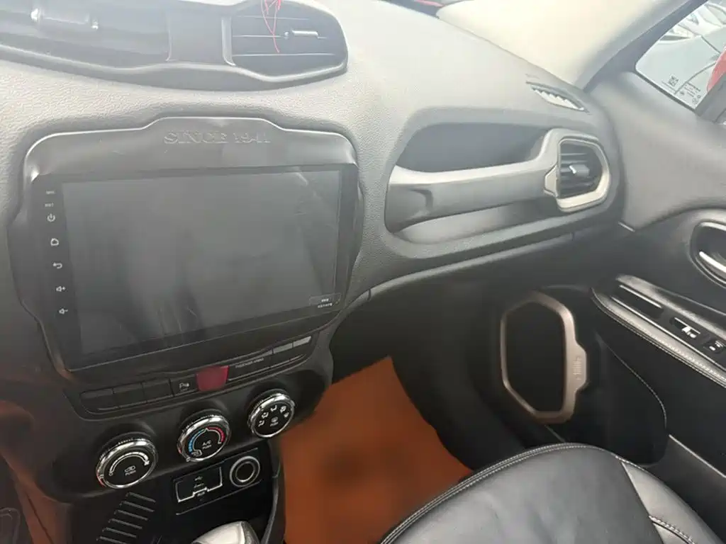 Jeep Renegade — миниатюра 4