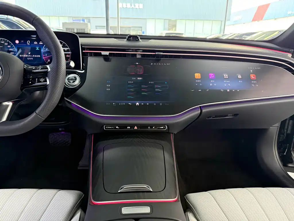 Mercedes-Benz E-Class — миниатюра 8