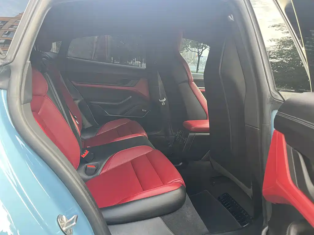 Porsche Taycan — миниатюра 14