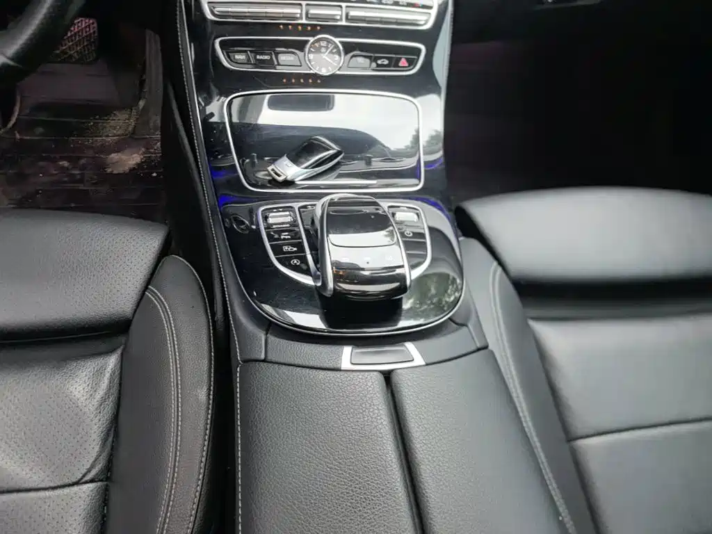 Mercedes-Benz E-Class — миниатюра 14