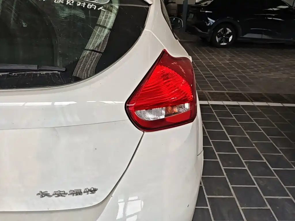 Ford Focus — миниатюра 8