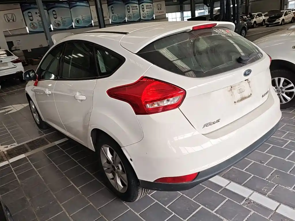 Ford Focus — миниатюра 5