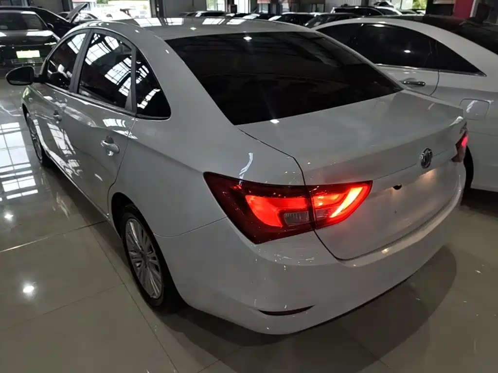 Buick Excelle — миниатюра 5