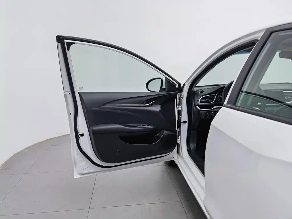 Buick Excelle — миниатюра 8