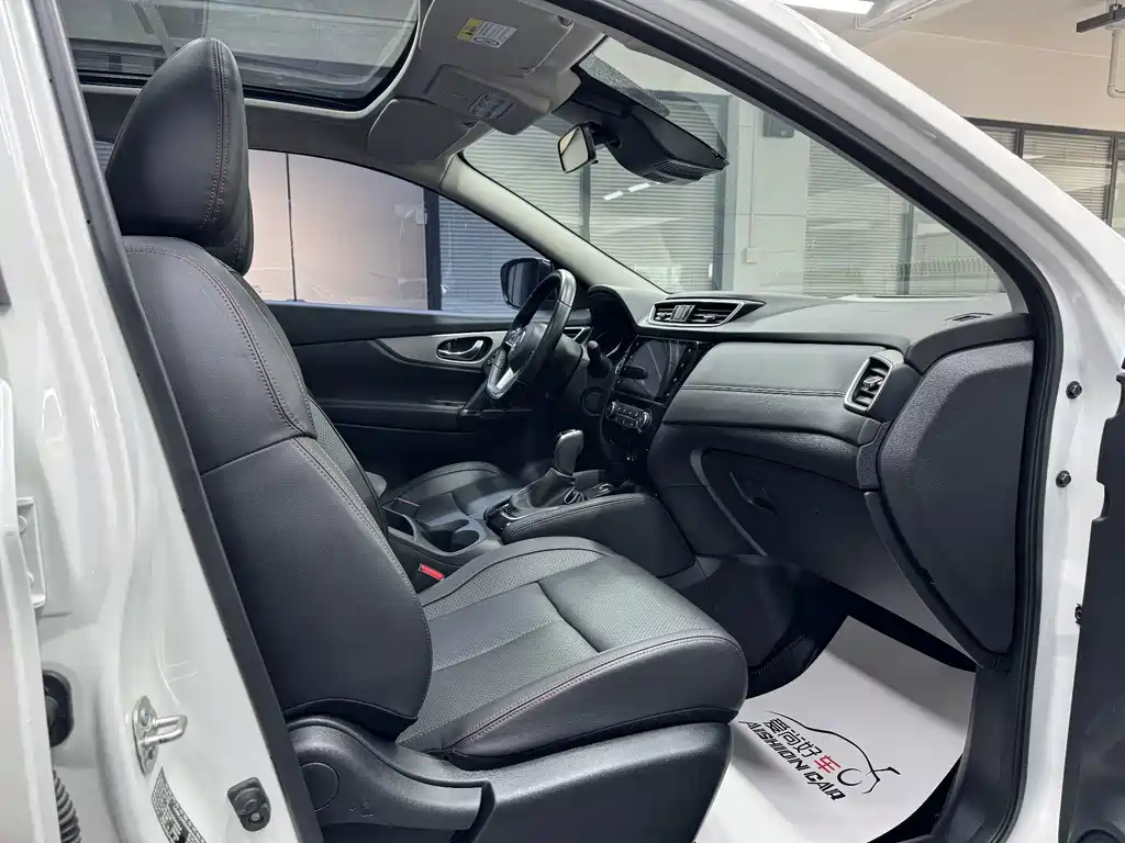 Nissan Qashqai — миниатюра 12