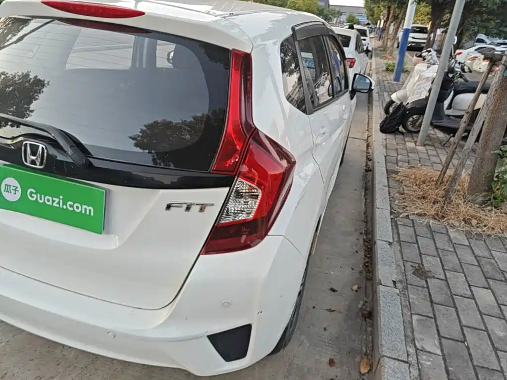 Honda Fit — миниатюра 8