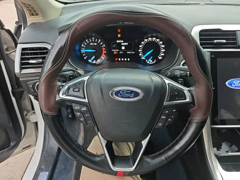 Ford Mondeo — миниатюра 11