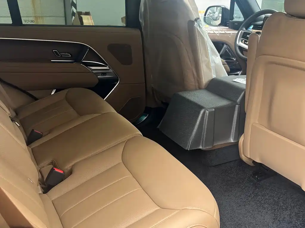 Land Rover Range Rover 2026 3.0 L6 400PS SE