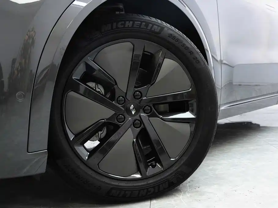 Li Auto Li L8 — миниатюра 3