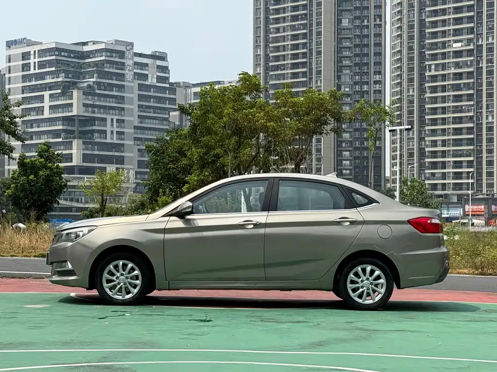Changan V7 — миниатюра 4