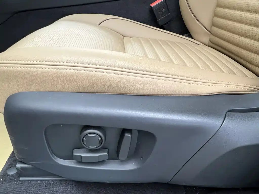 Land Rover Discovery Sport — миниатюра 36