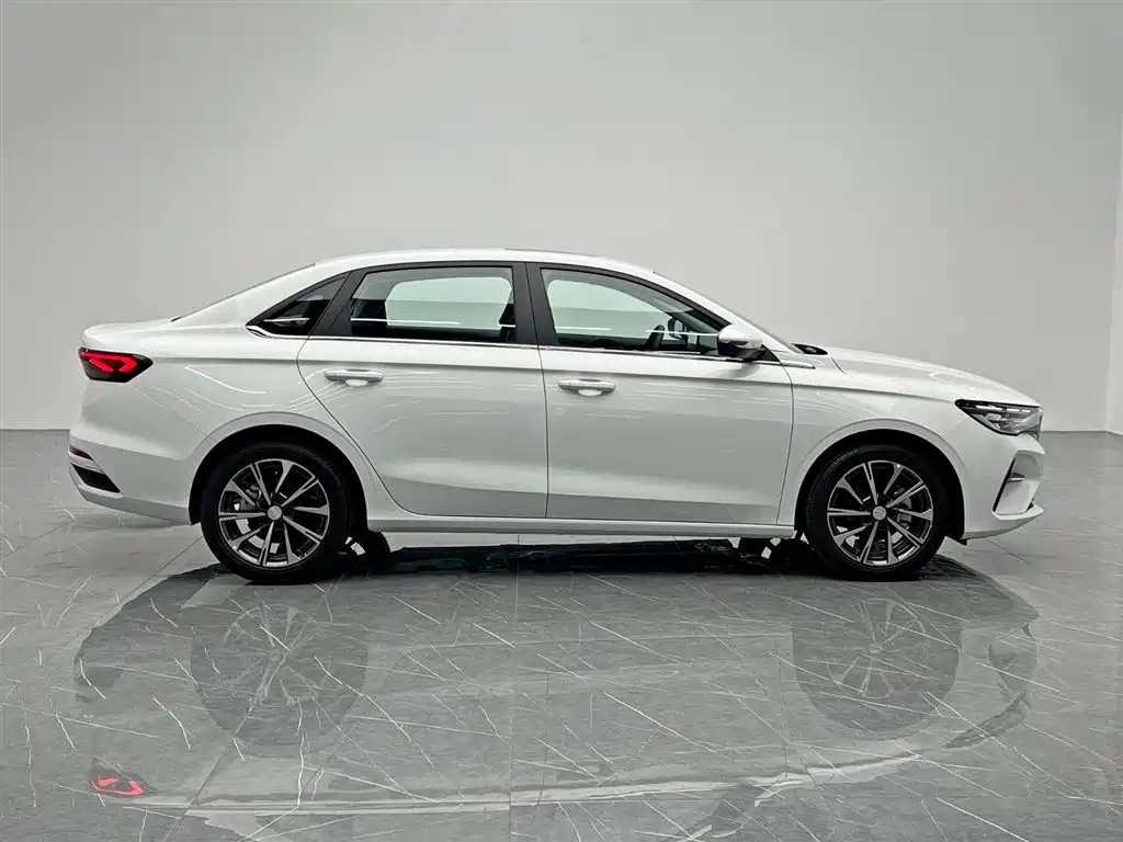 Geely Emgrand 2026 400 1.5L CVT