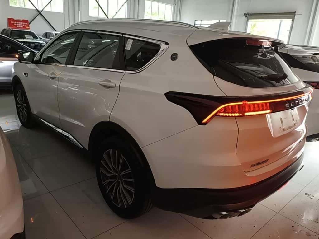 Jetour Jetour X70 PLUS 1.5 л 2024 г. Белый, пробег 30500 км