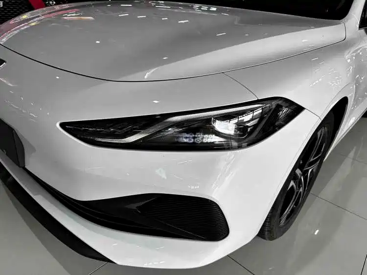 Roewe D7 2023 DMH 125km