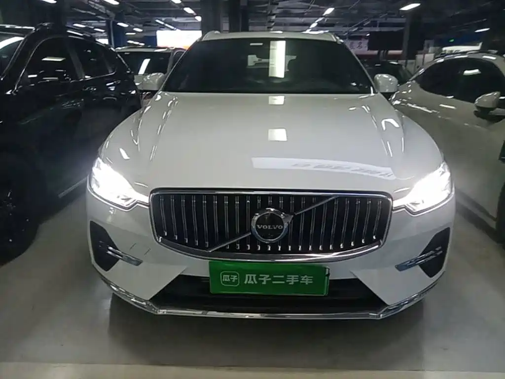 Volvo XC60 PHEV — миниатюра 3